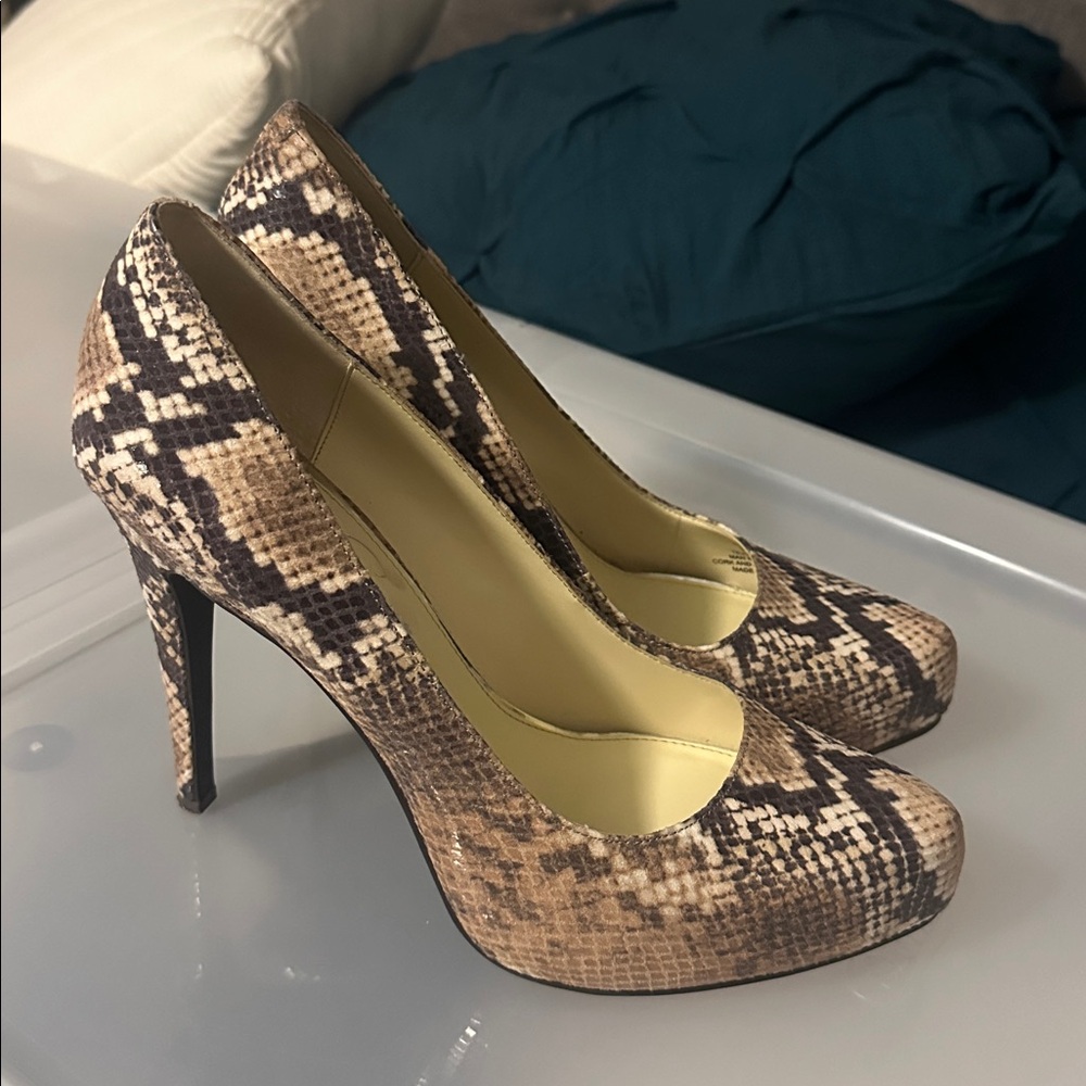 Jessica Simpson Snakeskin platform High Heels